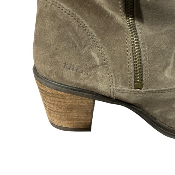 Taos Women’s Shaka 2 Taupe Textured Suede Block Heeled Bootie Boho Size 41/10.5 - Picture 2 of 10